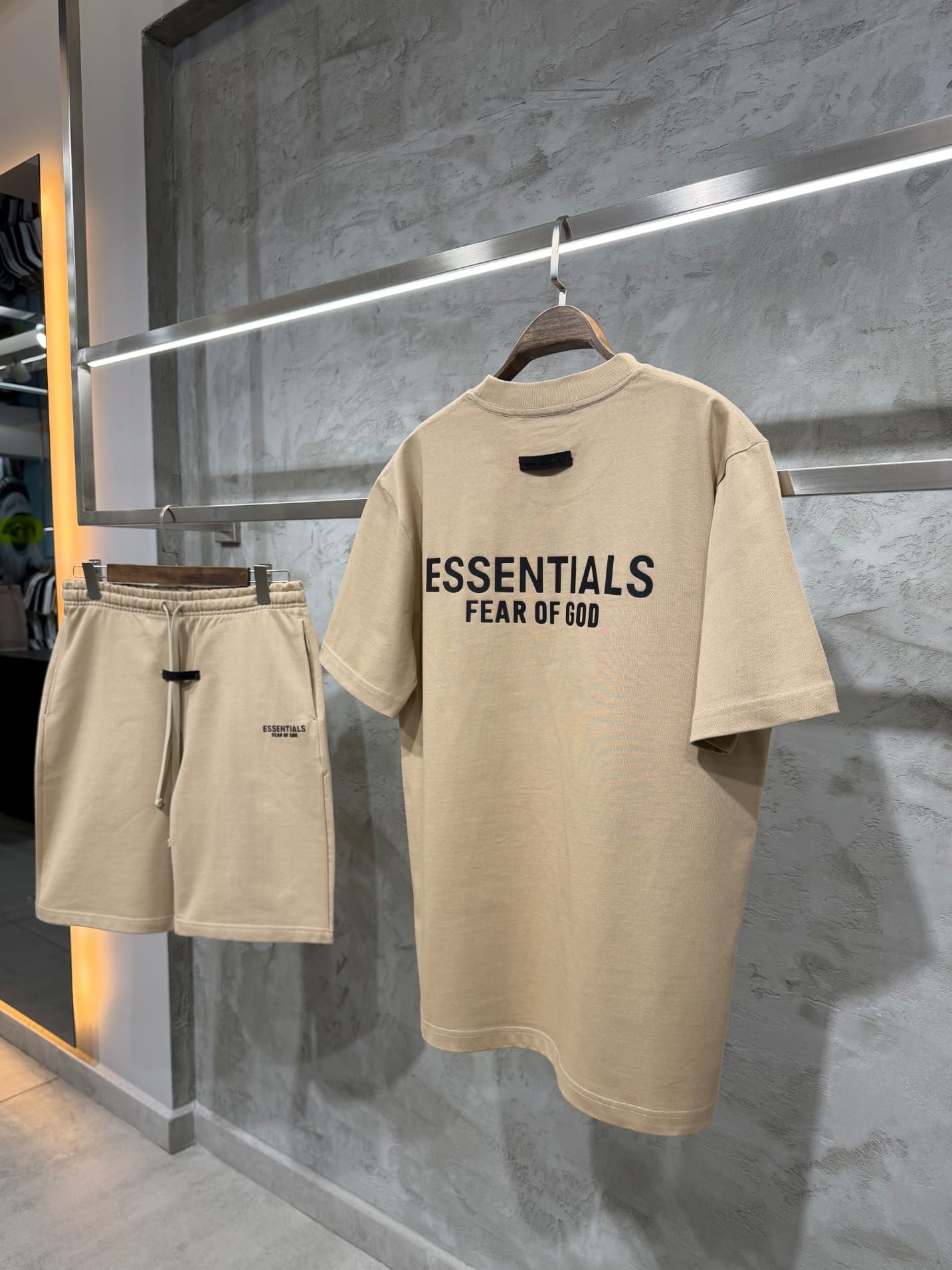 ESSENTILALS חליפת קיץ לגבר