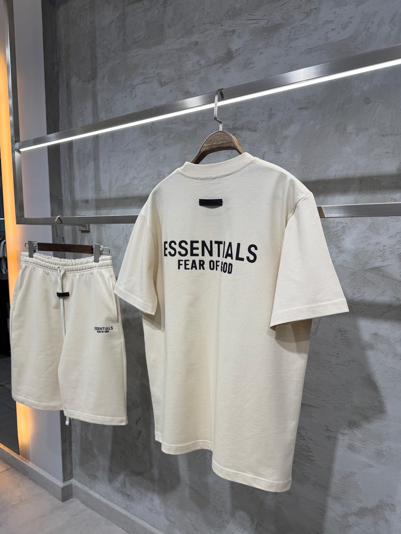 ESSENTILALS חליפת קיץ לגבר