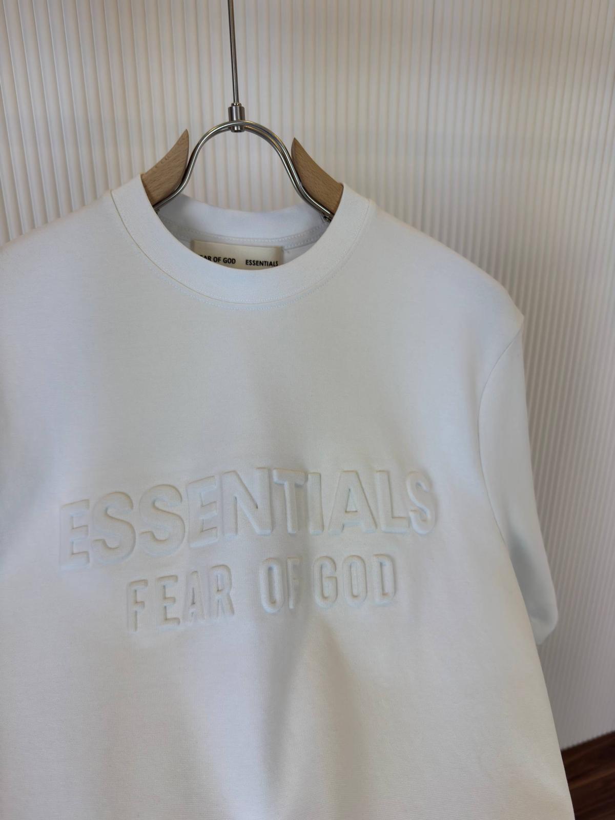 ESSENTIALS-חולצה לגבר