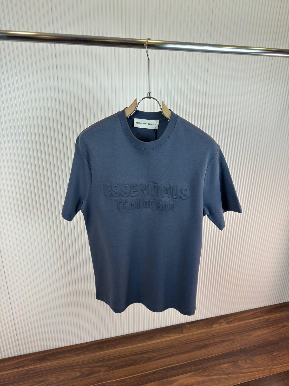 ESSENTIALS-חולצה לגבר