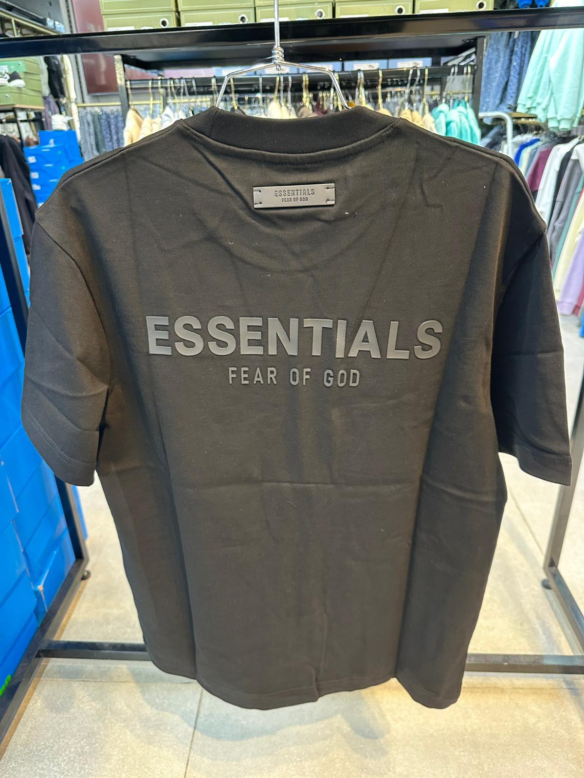 ESSENTIALS-חולצה לגבר