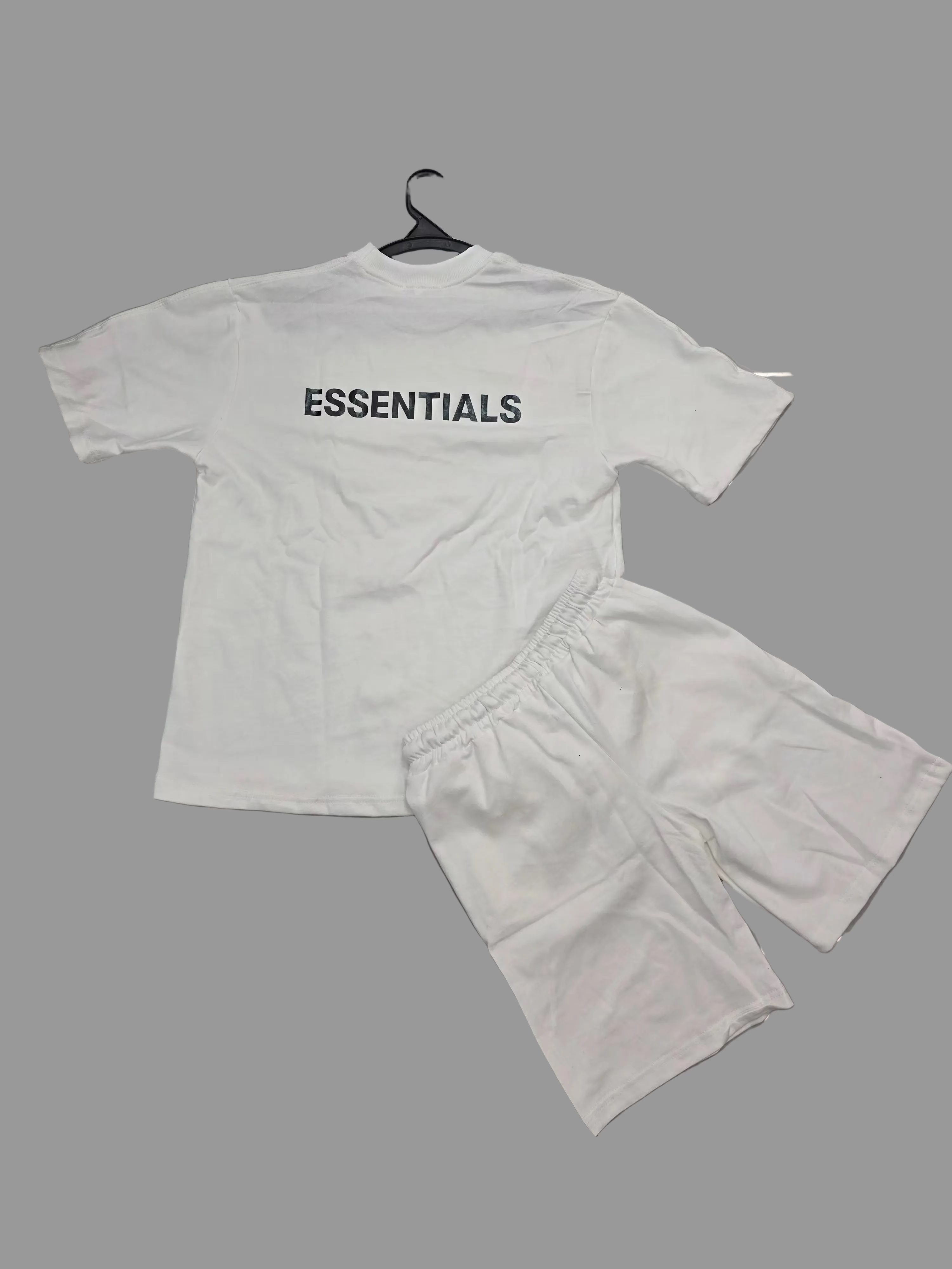 חליפת קיץ לגבר-ESSENTILALS